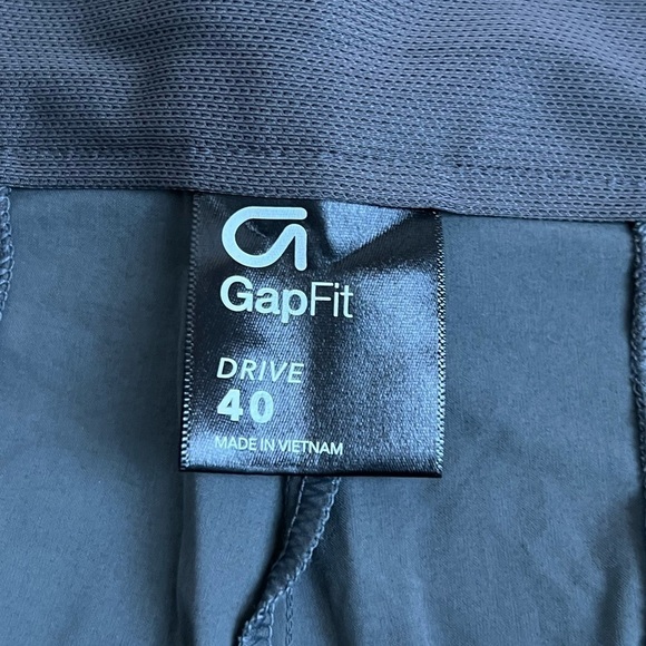 GAP Fit Drive Bundle of 2 Pairs is Shorts Size 40 - Picture 3 of 5